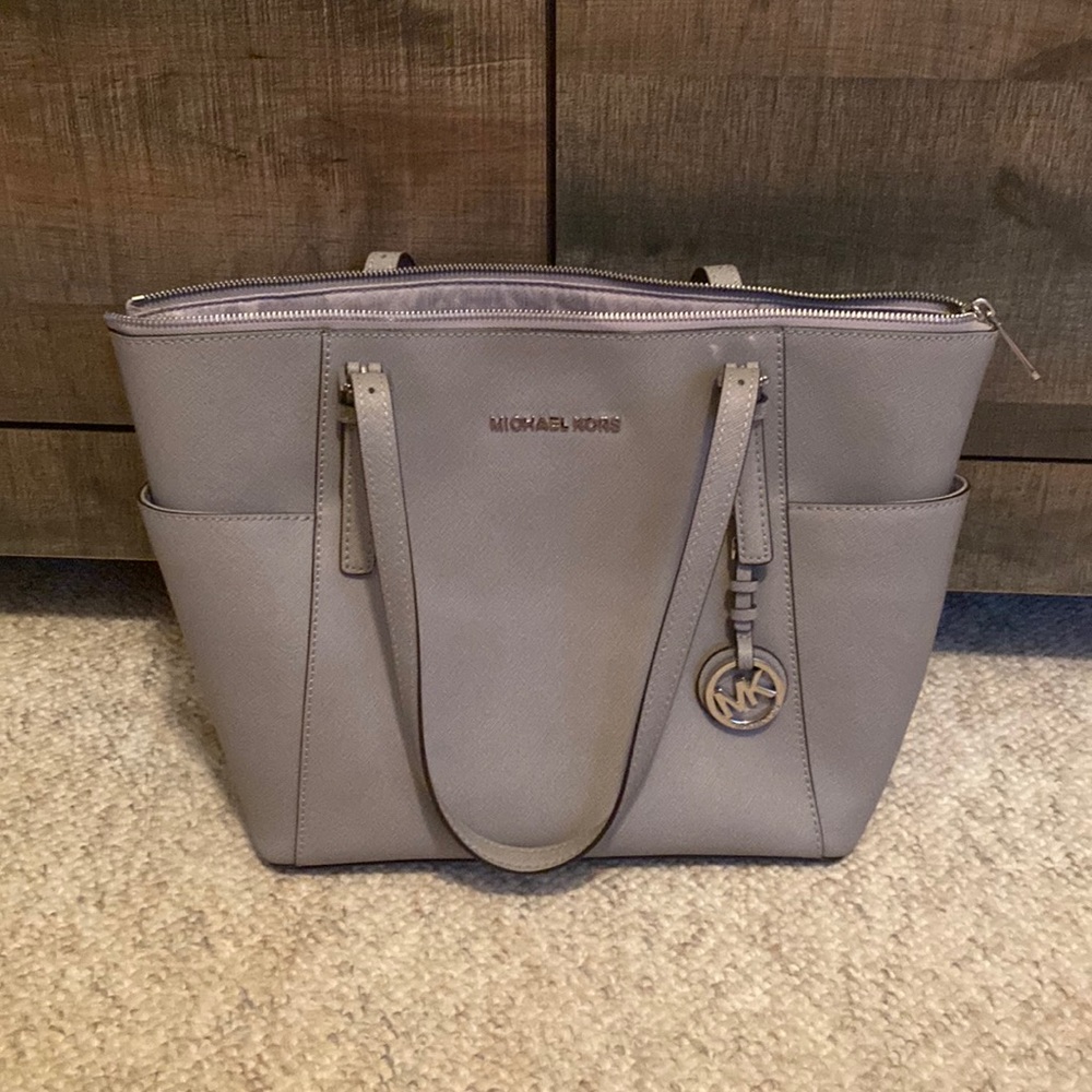 Michael Kors Pocket Book